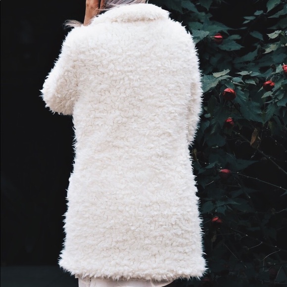 🖤🤍Ivory Shaggy Ultra Soft Teddy Coat🤍🖤 - Picture 3 of 5